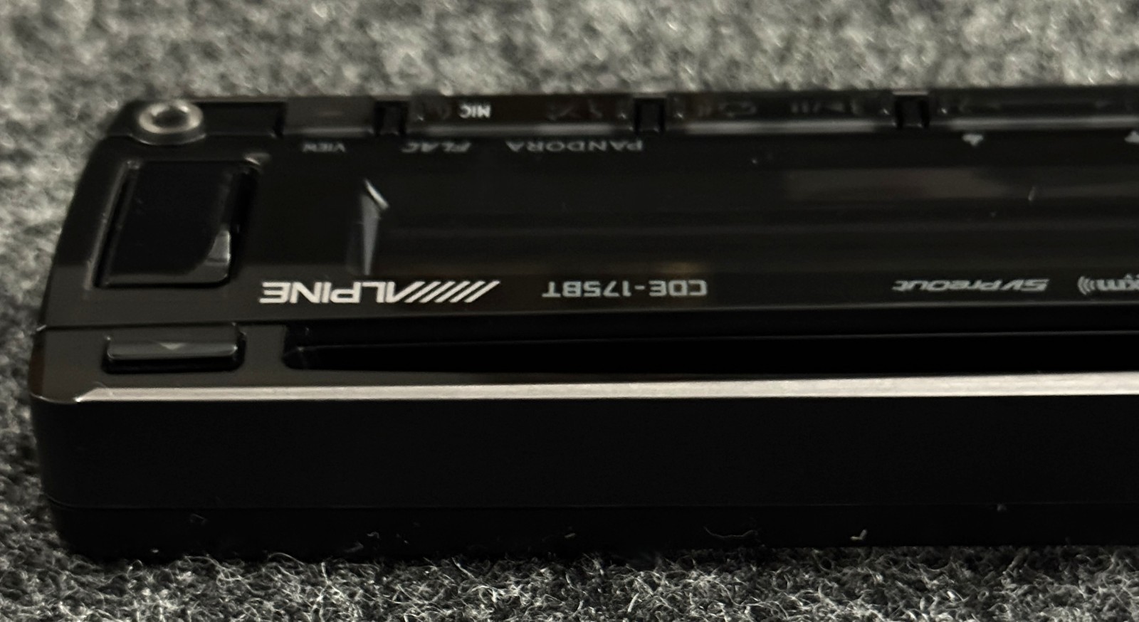 Alpine CDE-175BT NEW/OPEN BOX. EXTREMELY HARD TO FIND (SEE DESCRIPTION)
