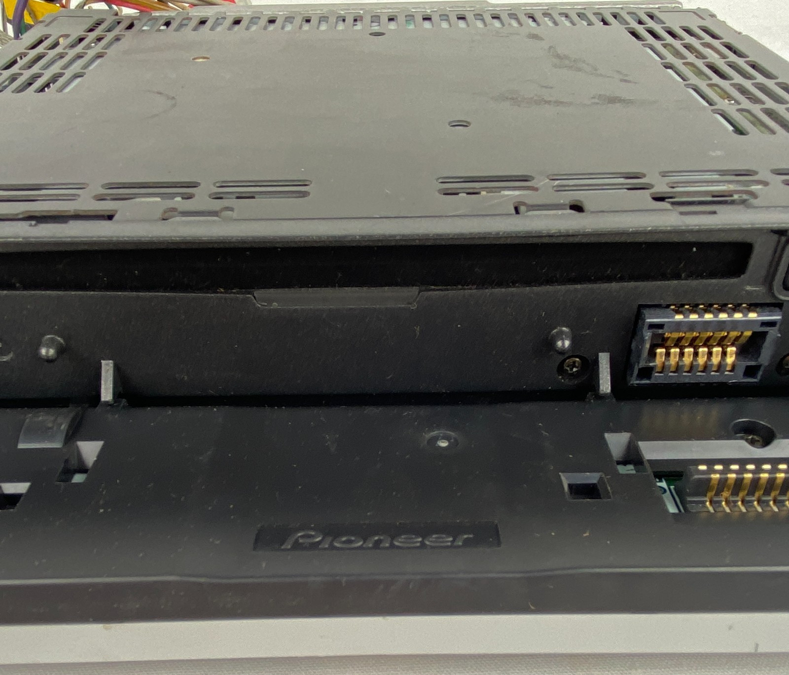 Pioneer Premier DEH-P560MP CD Car Radio *** PARTS ONLY *** B32