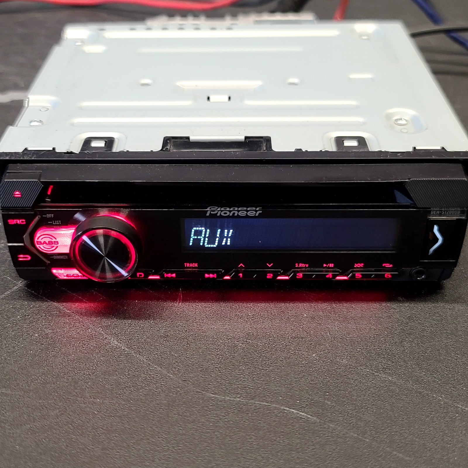 PIONEER DEH-S1200UB SINGLE DIN, USB, AUX, CD PLAYER