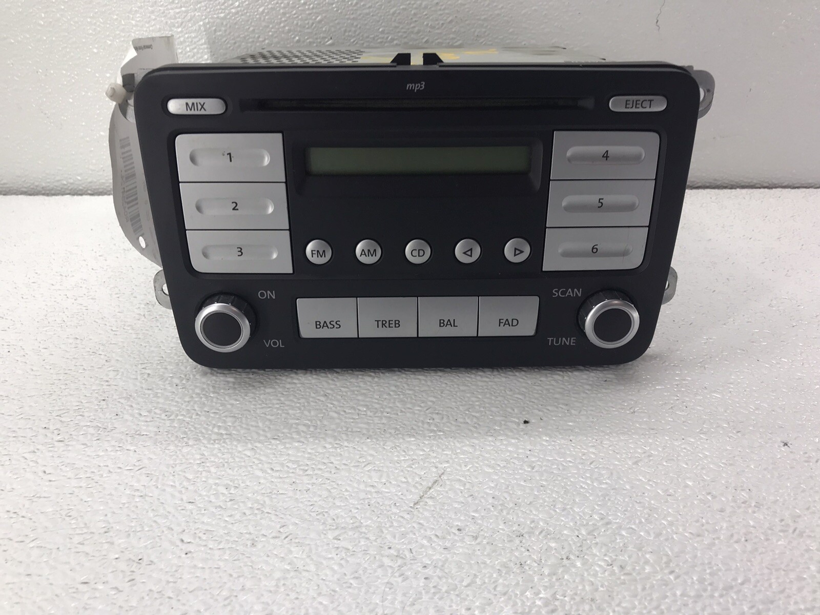 2007-2009 volkswagen EOS radio stereo receiver 1K0035161C 2 DIN AMFM oem