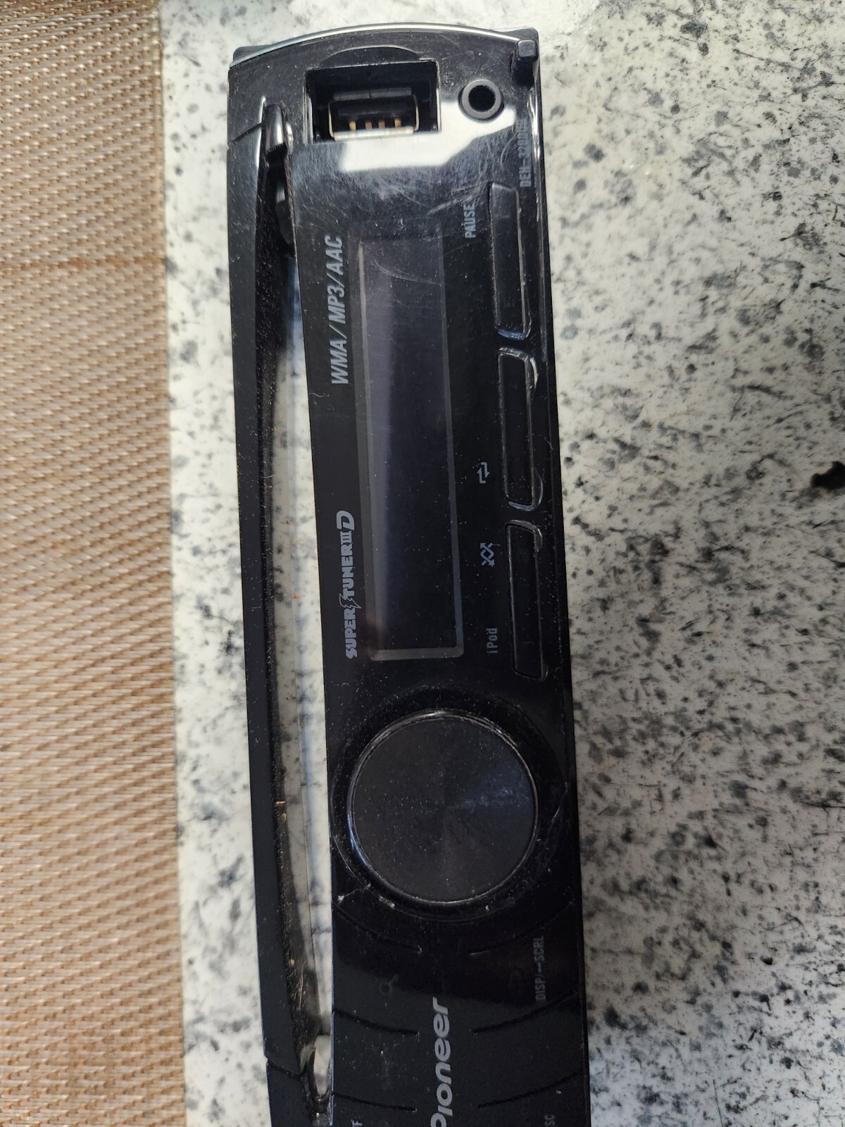 Pioneer DEH-3200UB CD Player/USB In Dash Receiver