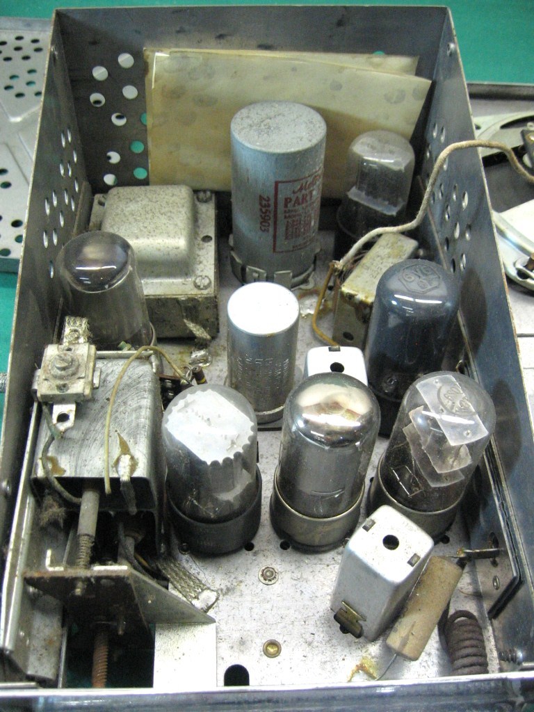 48 -50 ford mopar pontiac nash 54 chevy tk motorola 30937648 model 309 am radio