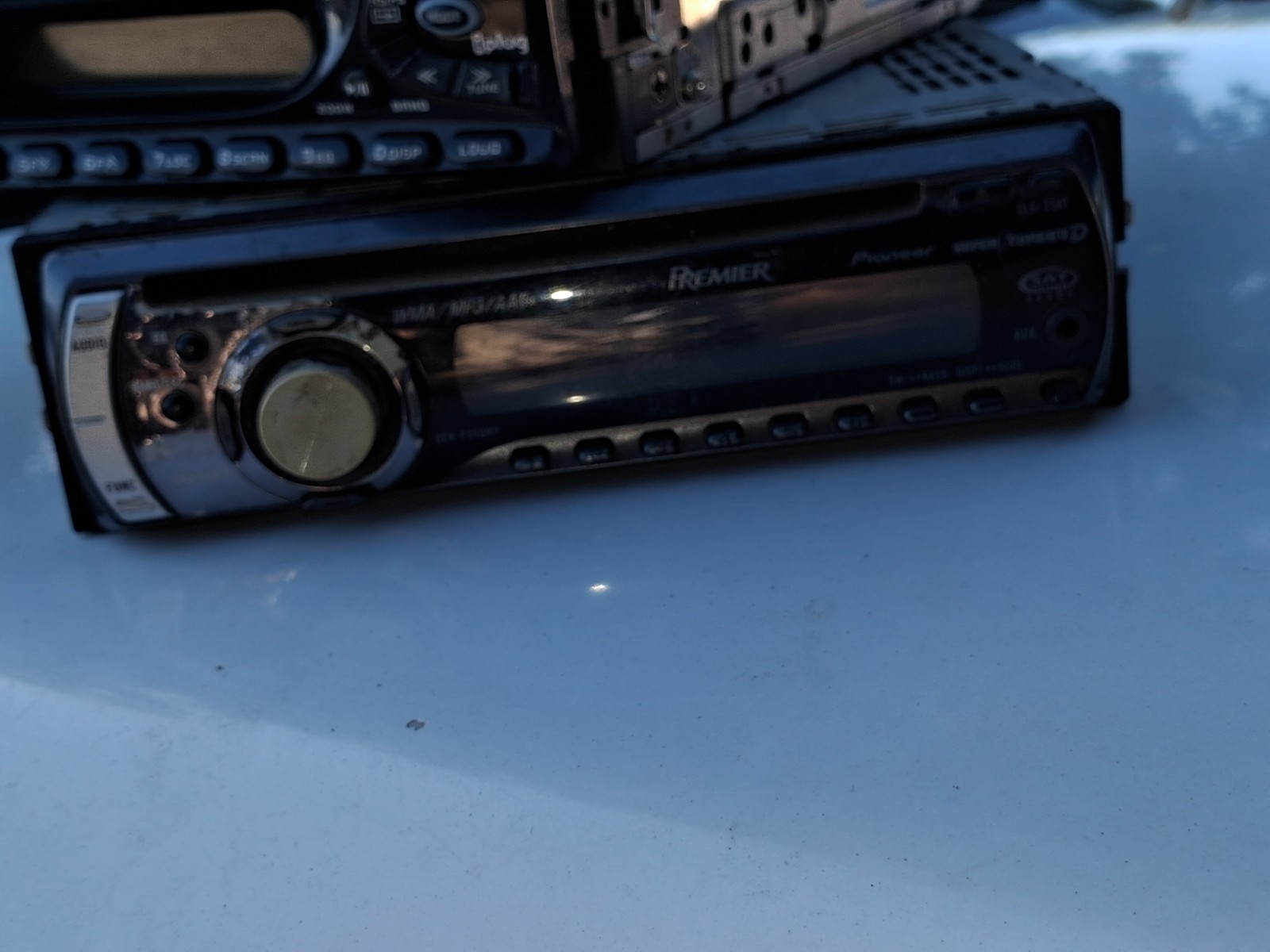 Pioneer Premier DEH-P3900MP 1 DIN CD Player AM/FM MP3 WMA AAC