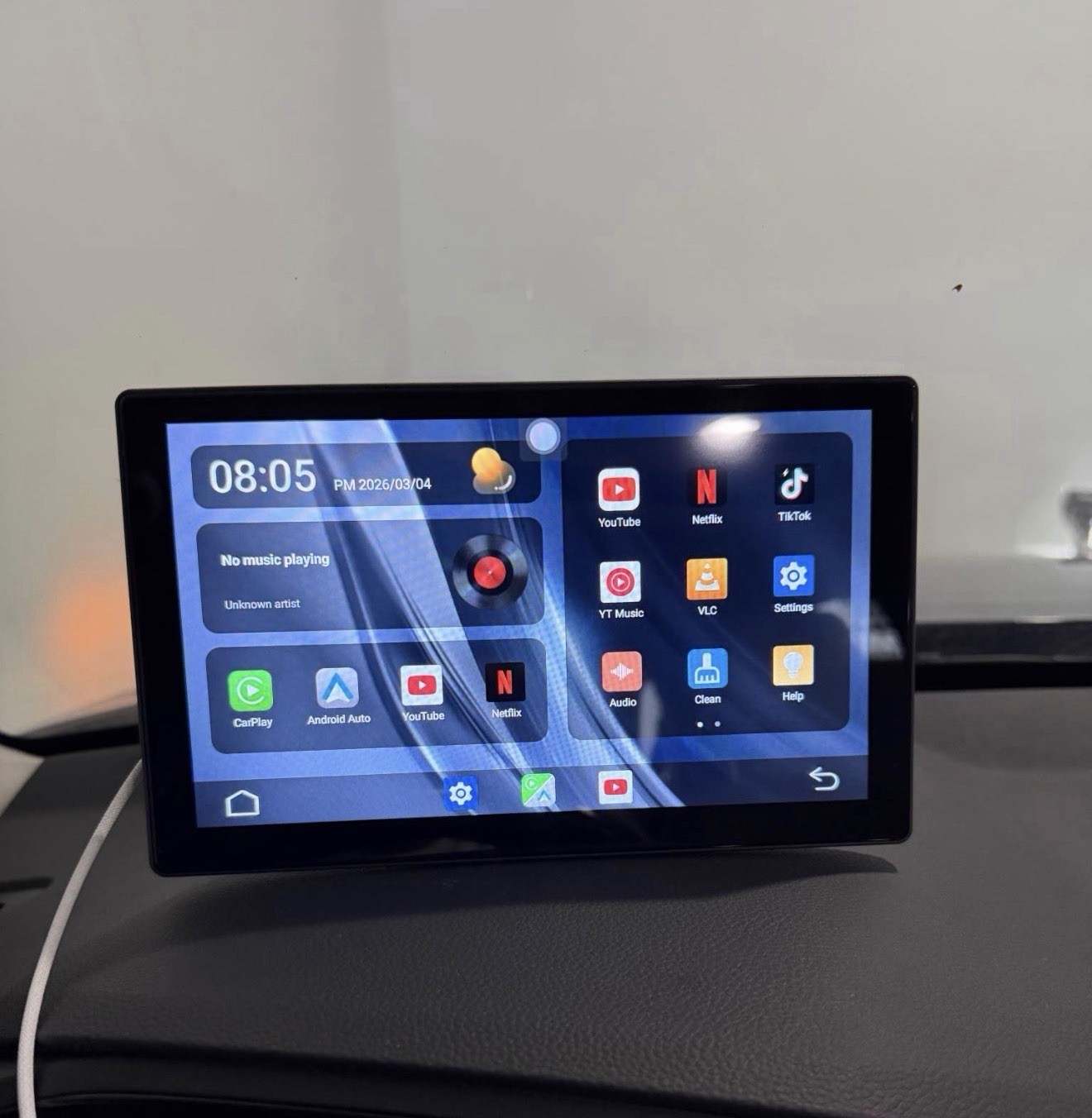 LAMTTO 9″ Wireless CarPlay Screen