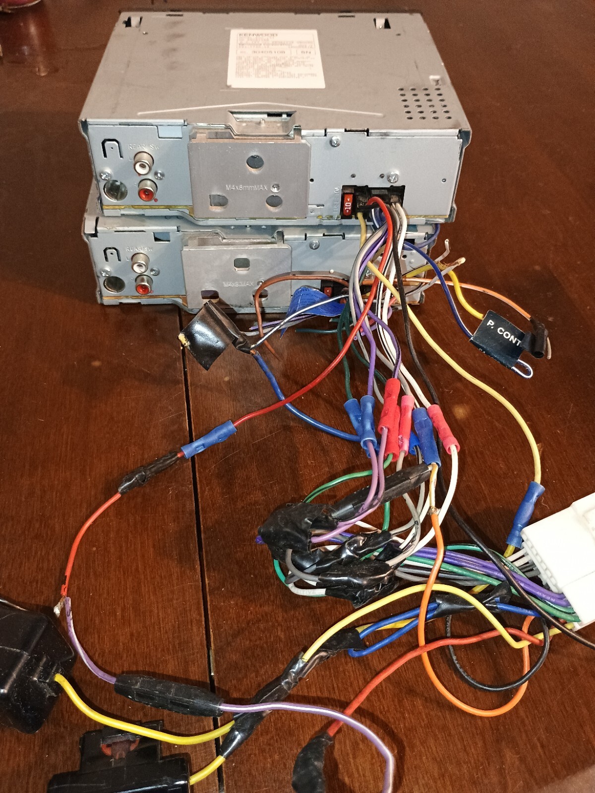 Kenwood KDC-152 AND JVC KD-R330