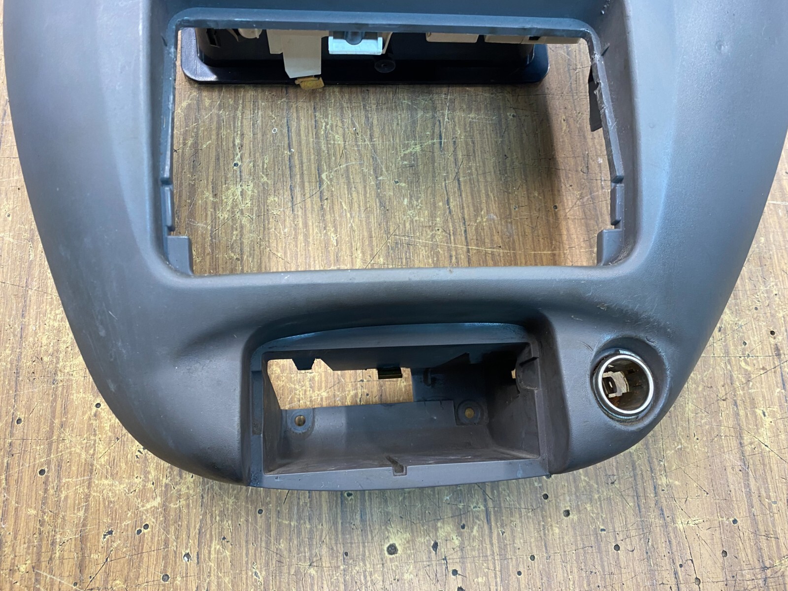 Ford Falcon AU S1 Dash A/C Stereo Control Surround