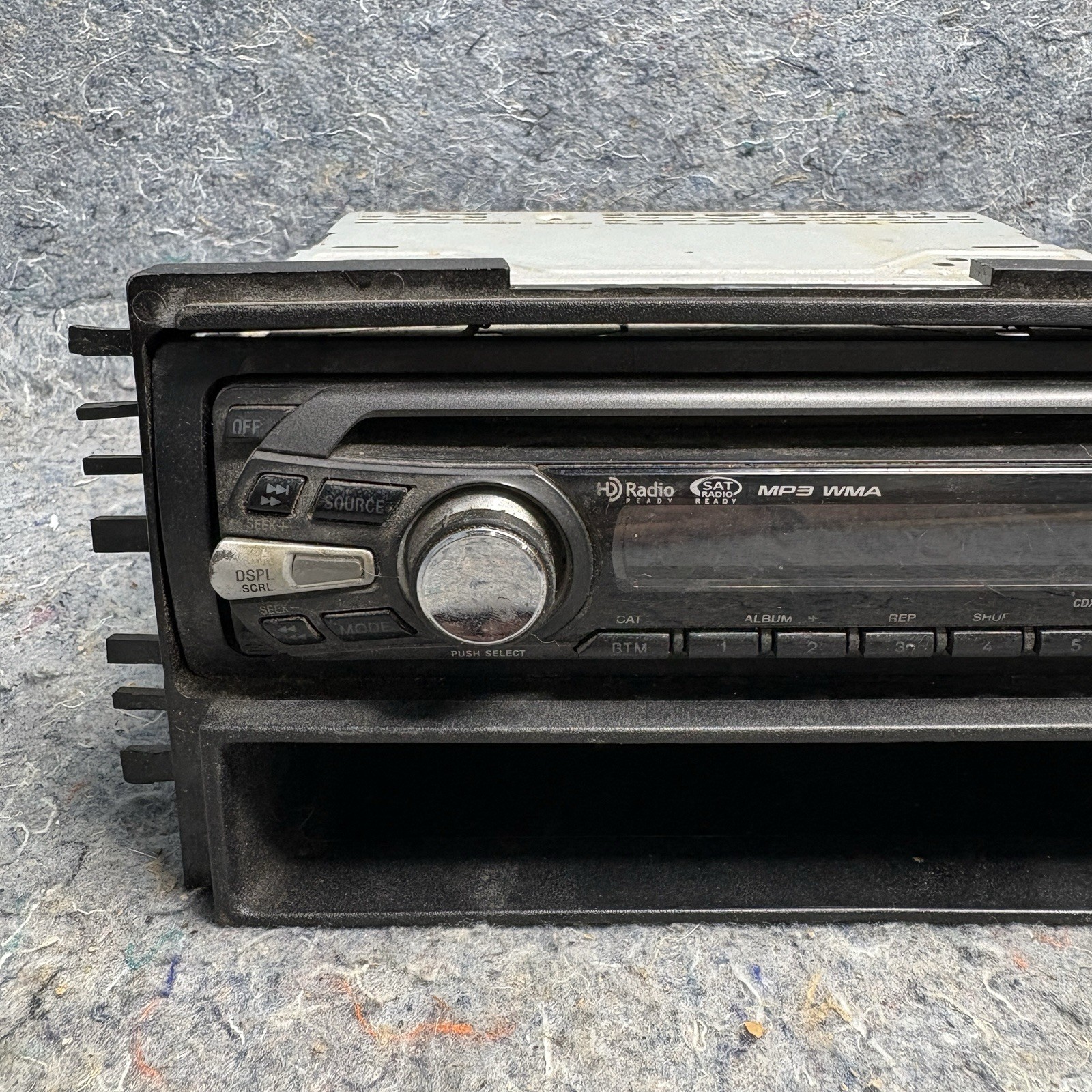 Sony CDX-GT330 Car CD MP3 WMA Receiver Stereo Head Unit AUX HD Radio UNTESTED