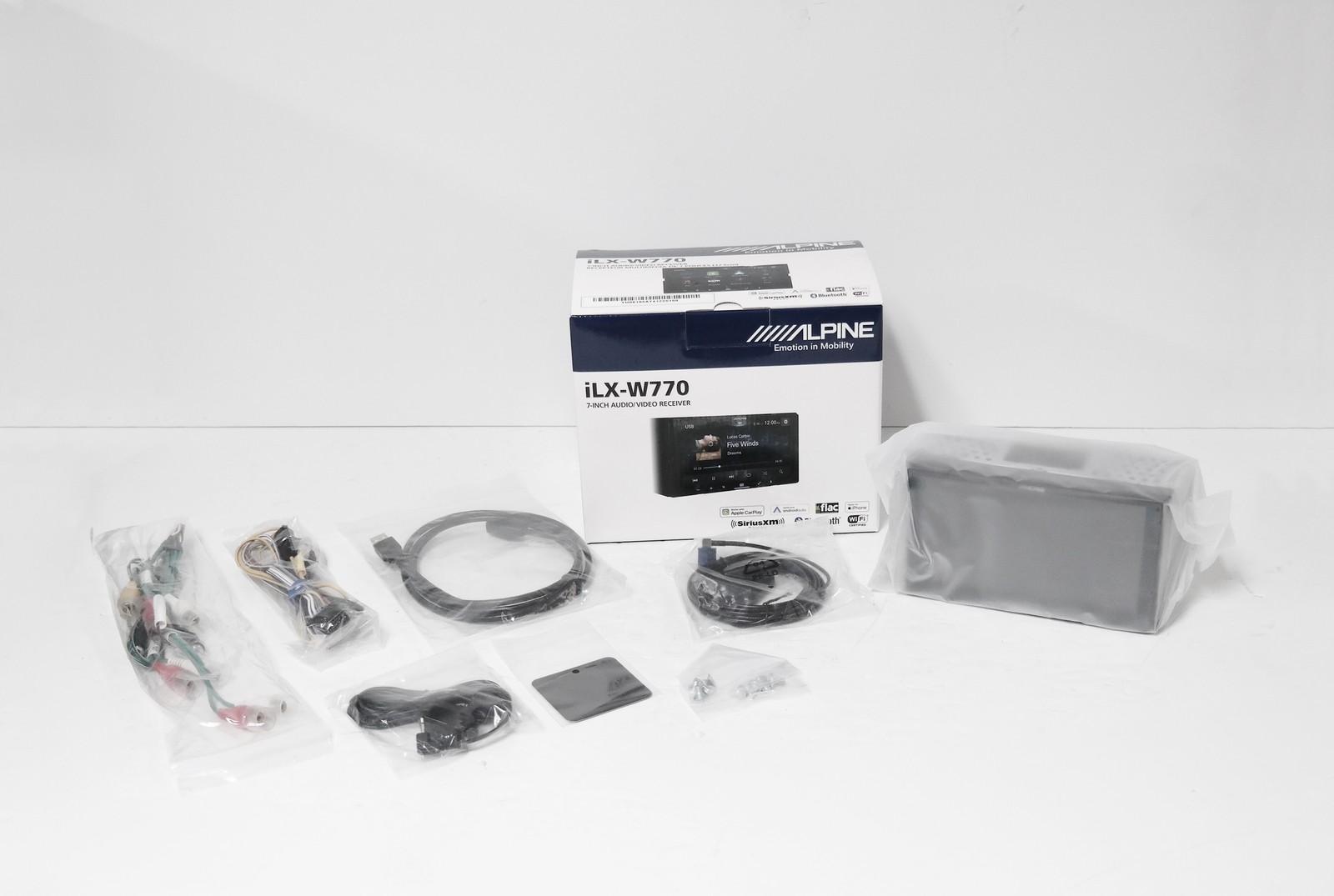 Alpine iLX-W770 7″ Double DIN Digital Multimedia Receiver