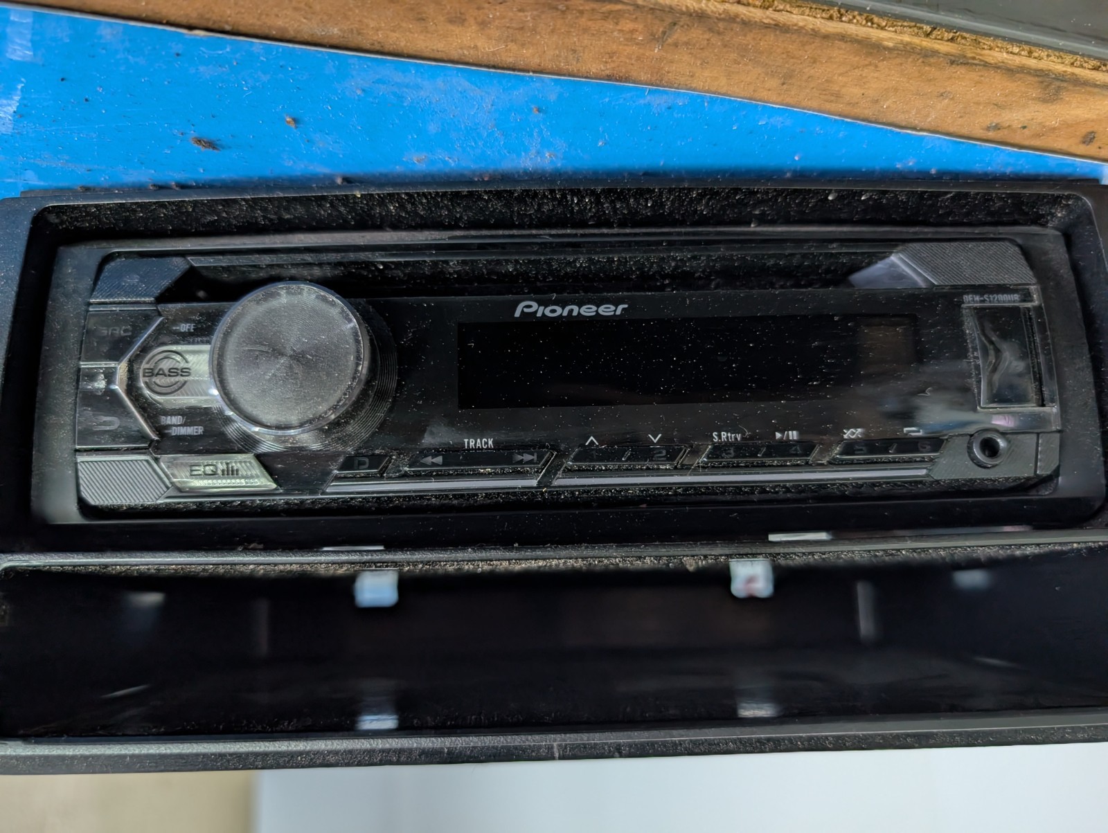 Pioneer DEH‑S1200UB + Axxess XSVI‑6522‑NAV + ASWC‑1 Plug‑and‑Play Chrysler Dodge