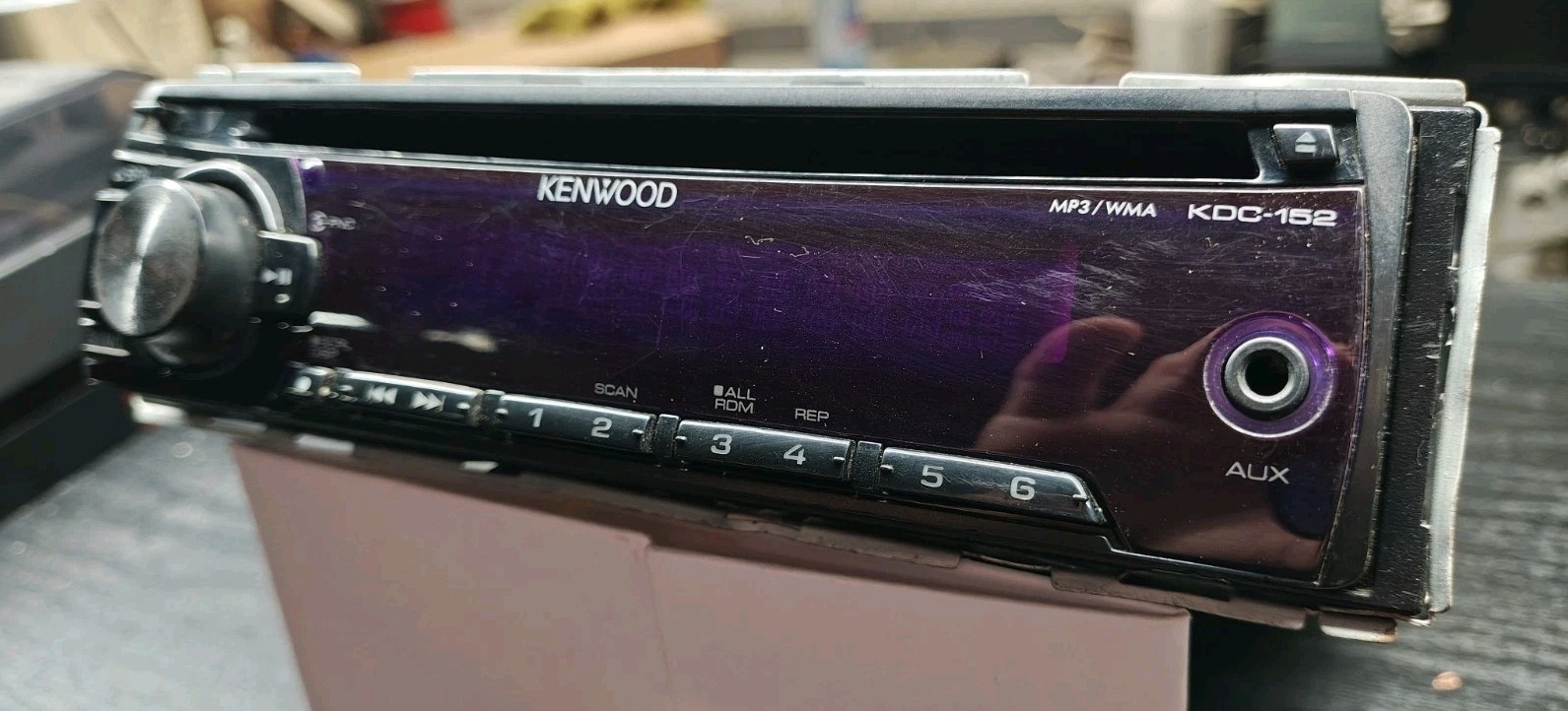 Kenwood KDC-152 CD MP3 Player 1 Din Receiver Aux In Detachable Face W/Harness