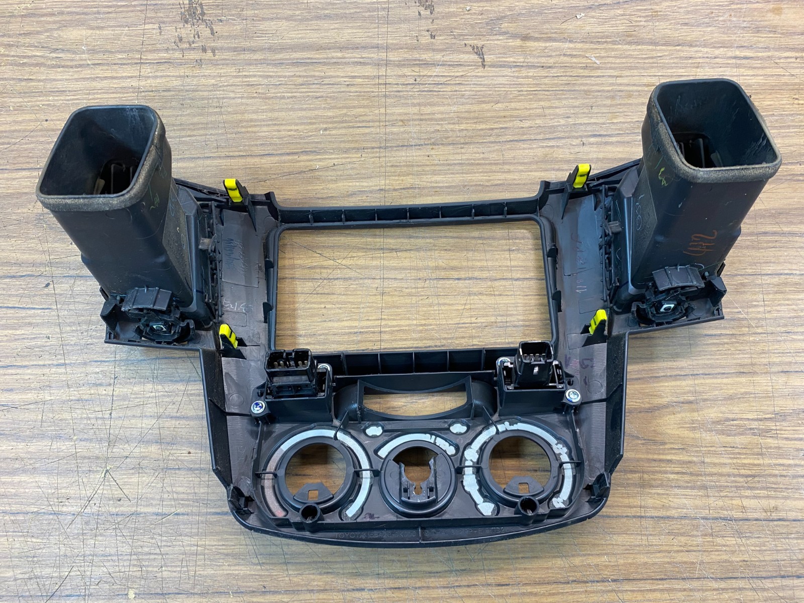 Toyota Hilux 2011 Diesel Interior Dash A/C Control Surround Facia 55420-0K010