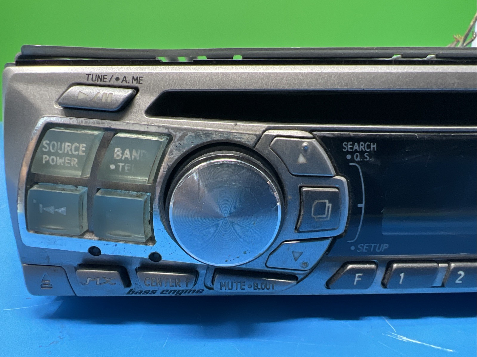 ALPINE BLUETOOTH CAR AUDIO STEREO IN DASH CD UNIT CDA-9825 EQ VINTAGE RARE SUB!