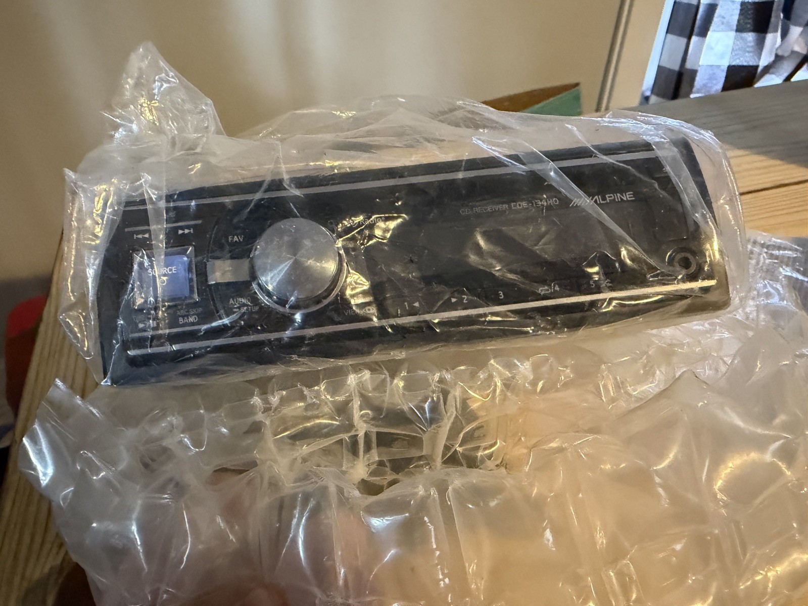 Alpine CDE-134HD CD/HD Radio CD PLAYER Receiver USB: IPHONE/IPOD/MP3 “OPEN BOX”