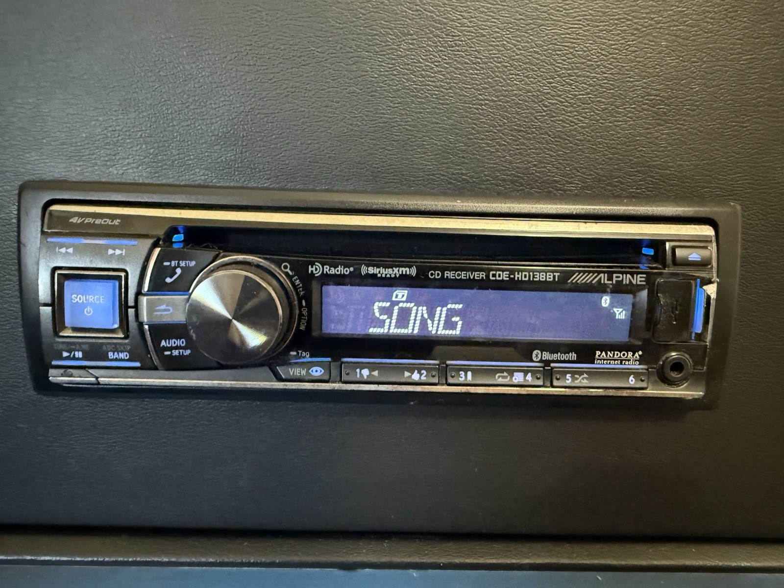 Alpine Cde-HD138bt