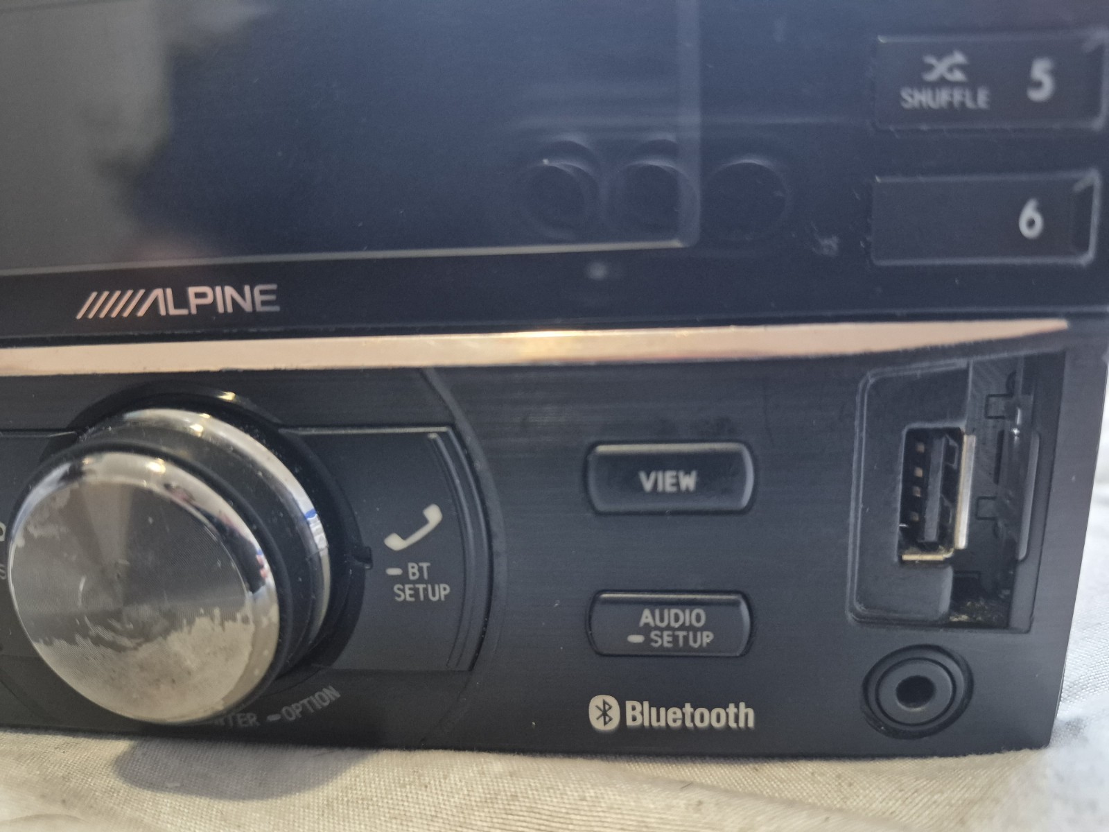 Alpine CDE-W235BT Double Din Bluetooth CD Player Aux Usb *No Touchscreen*