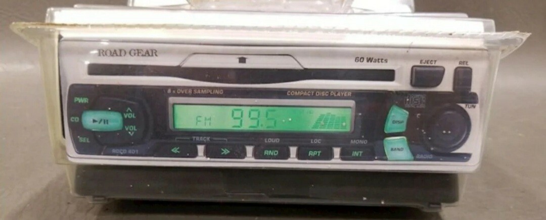 NEW SEALED Road Gear 60 Watt AM/FM CD Receiver Detachable Faceplate RGCD401