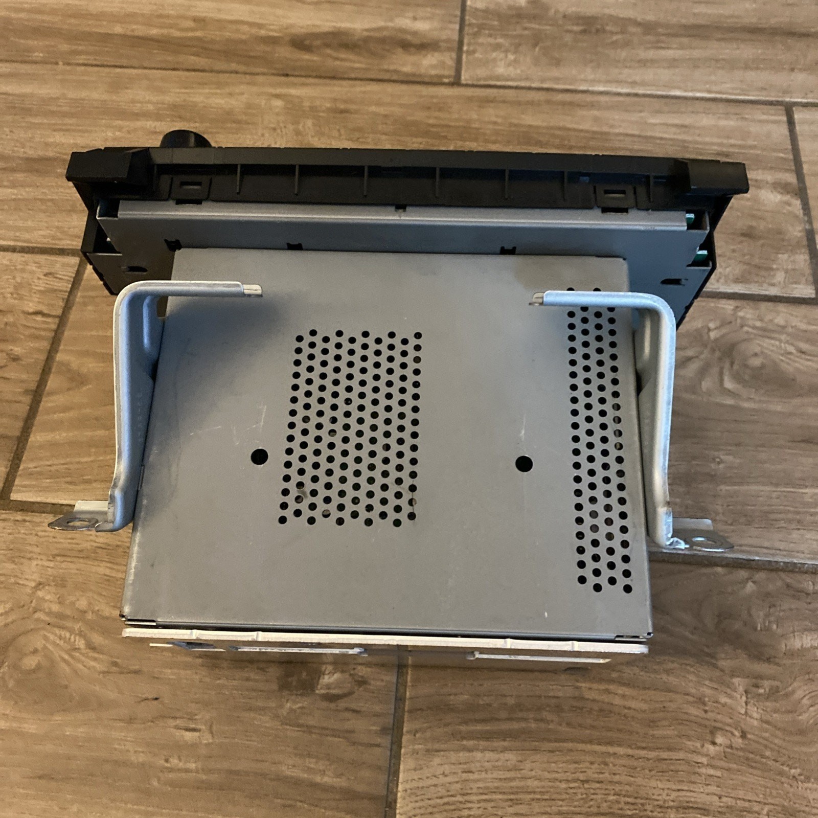 2007-2013 Toyota Tundra OEM AM/FM Radio Tuner CD