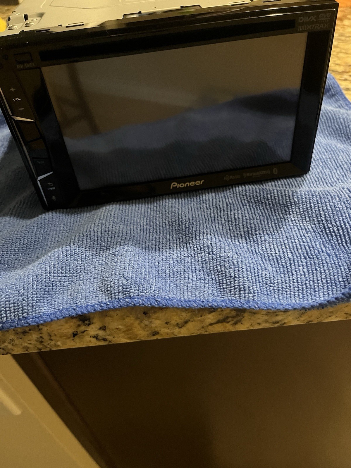Pioneer AVH-501EX 6.2inch MultimediaBluetooth in-Dash DVDReceiver$145.00
