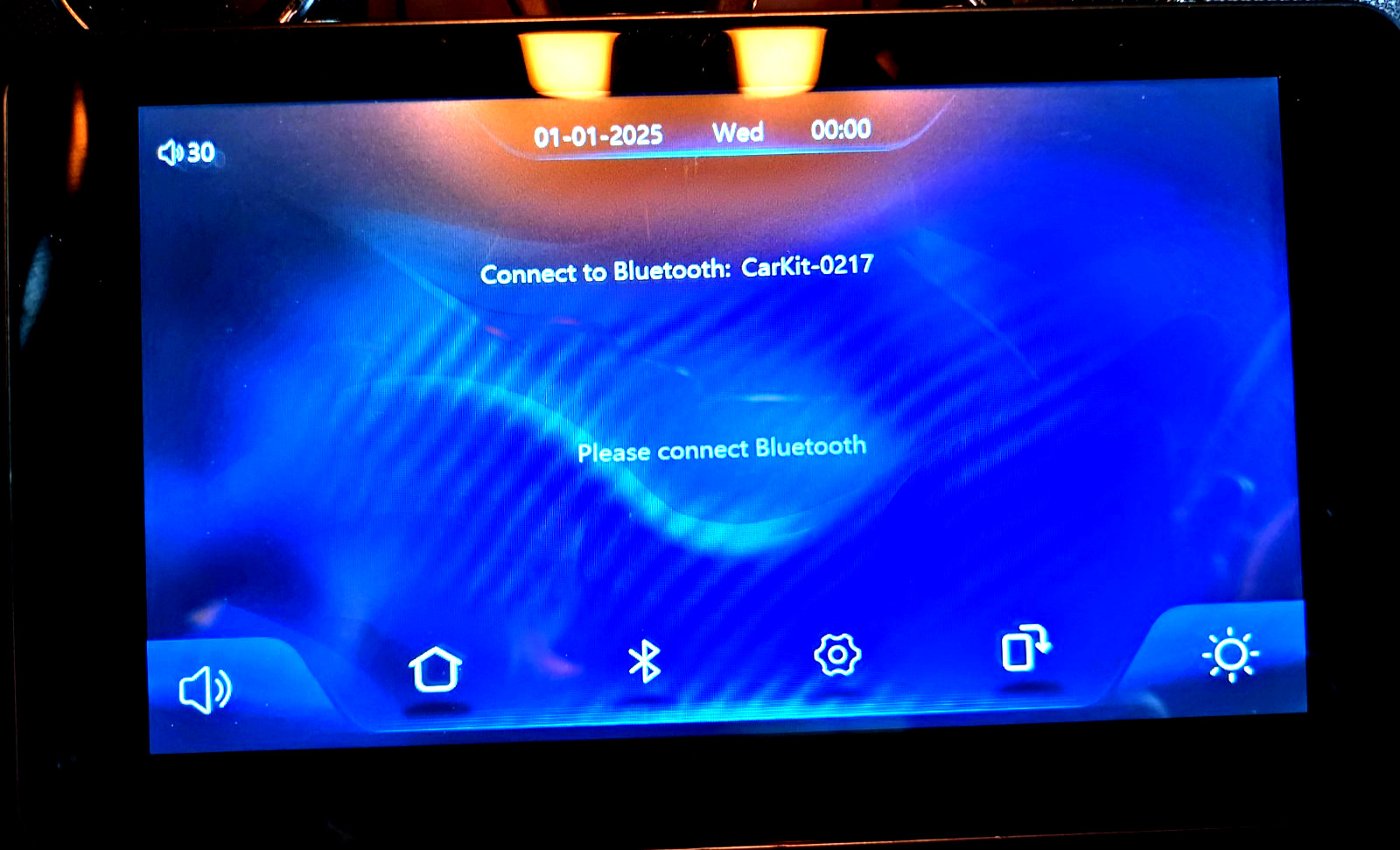 7″ Wireless Apple CarPlay Android Auto Screen w/ Backup Camera & Mounts