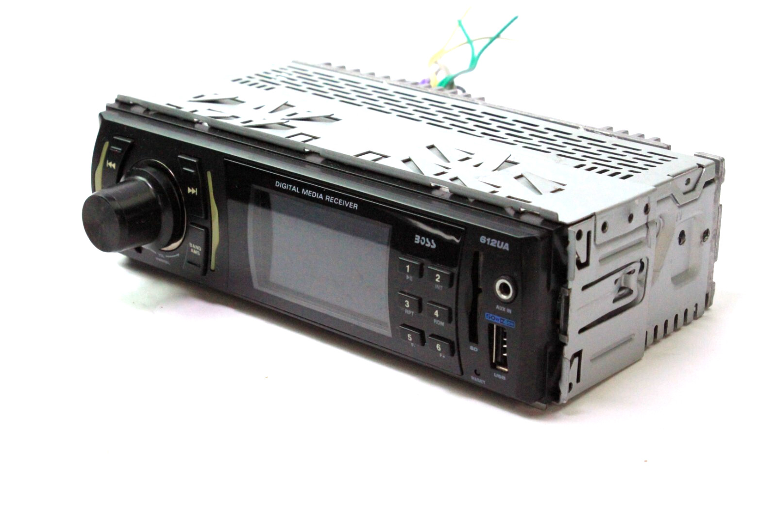 Boss 612UA MP3/Flash Card/Digital Media Receiver (No CD) /USB In DashReceiver