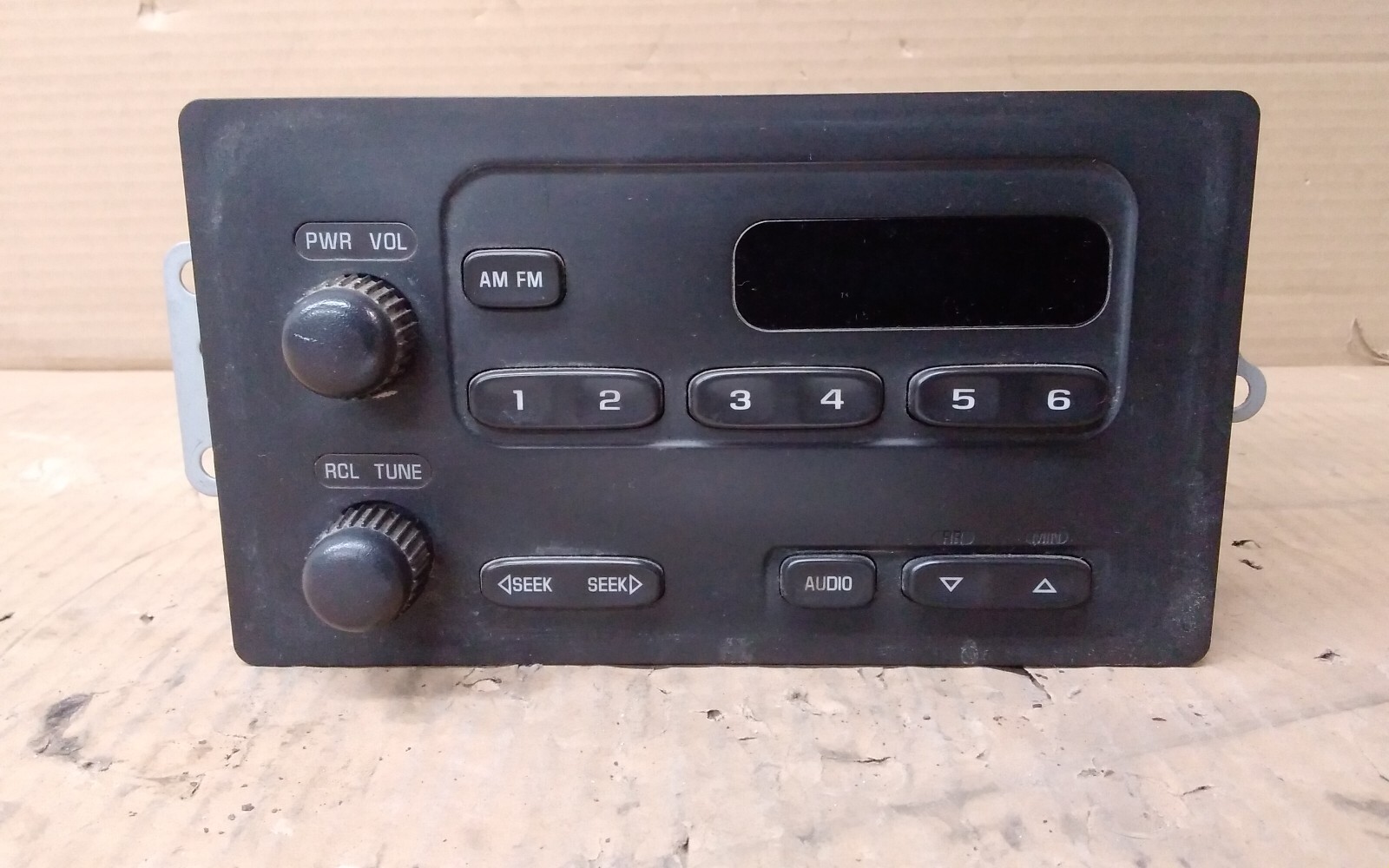 2006 CHEVROLET SILVERADO 1500 AM FM RADIO ID- 15131157 LOCKED!!!!!