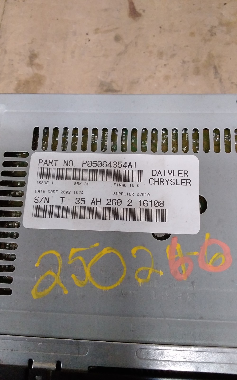 2002 2003 DODGE DAKOTA AM FM CD RADIO ASSEMBLY P05064354AI