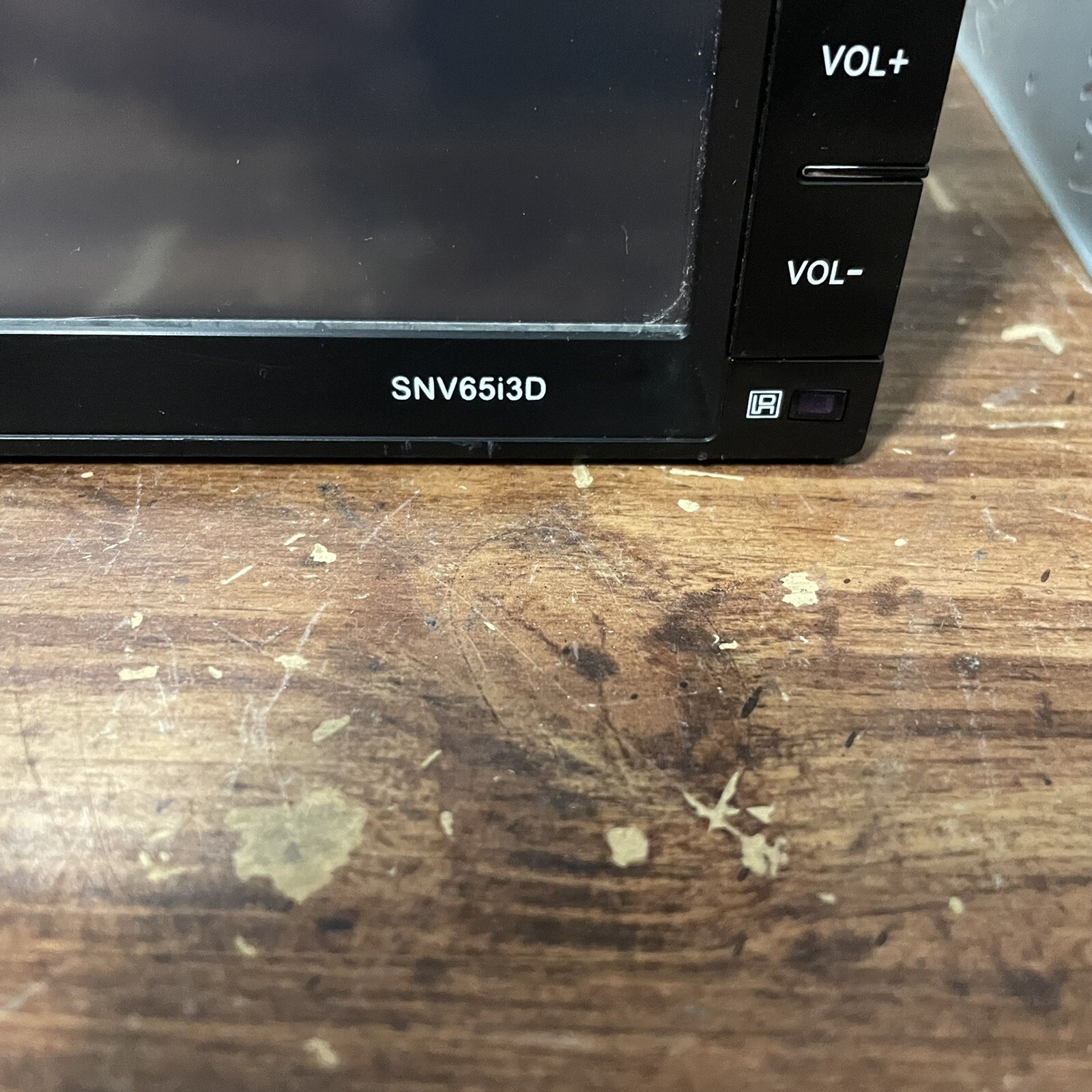 Lanzar SNV65I3D 6.5 inch Car DVD Player