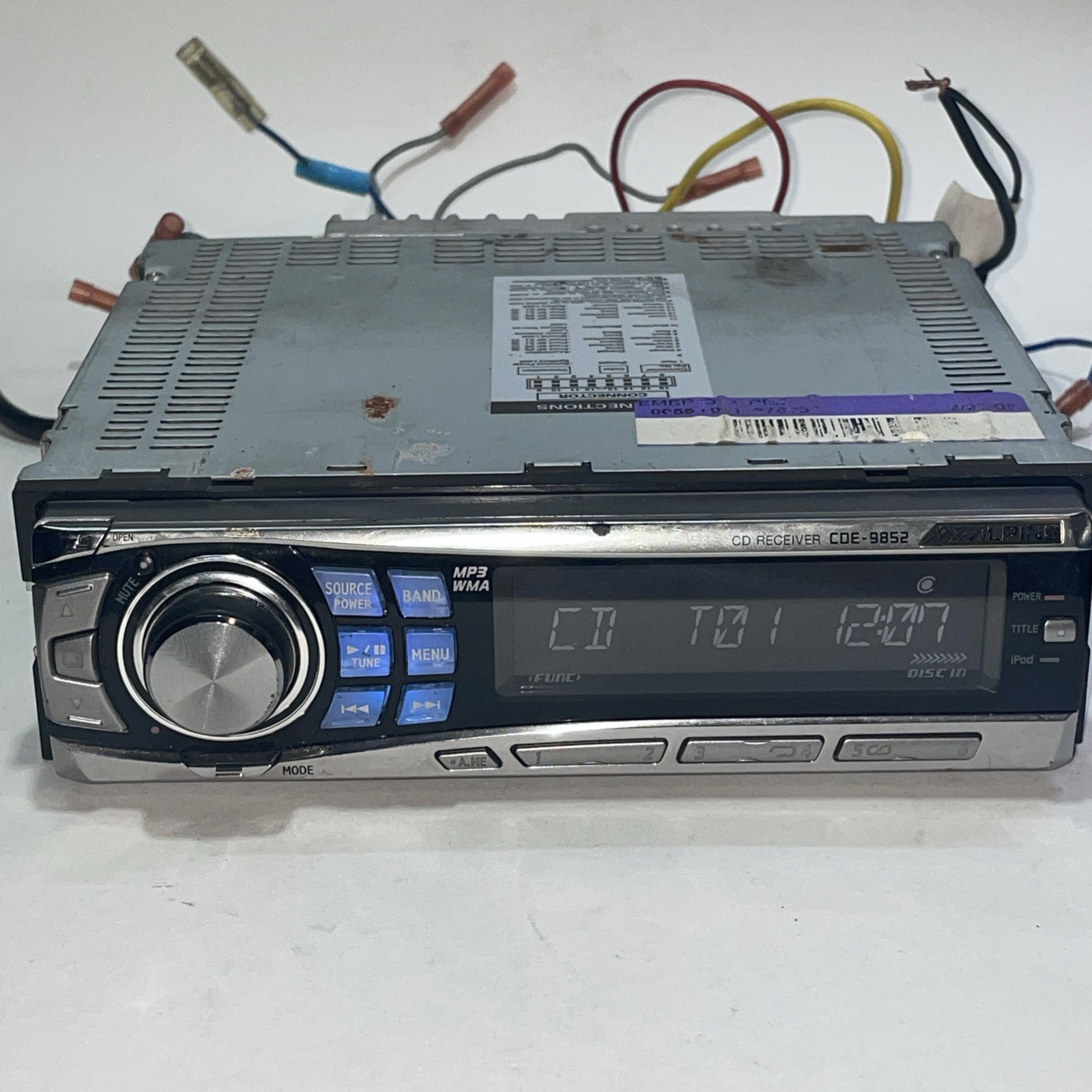 Alpine CDE 9852 CD Player In Dash Receiver Radio CD Player Turns On Untested