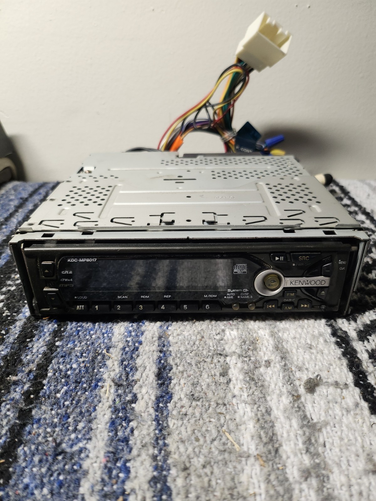 Kenwood KDC-MP8017 Car Stereo Pre-owned Untested